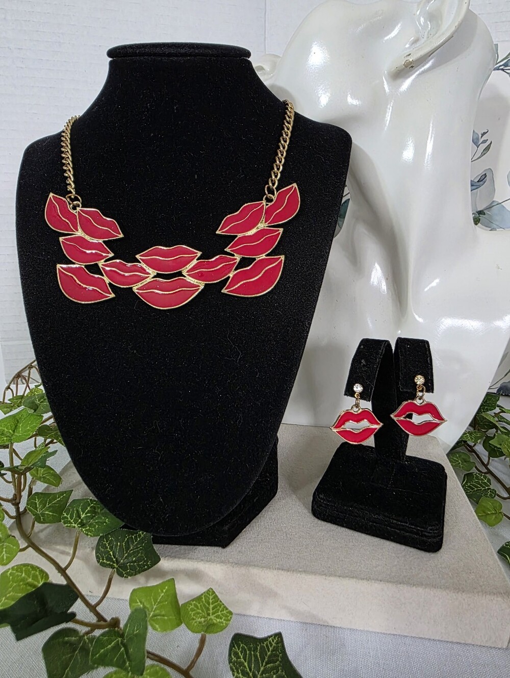Hot Red Lips Enamel Bib Necklace & Rhinestone Drizzle Drop Earrings Set
